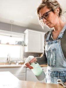 Homemade Glass and Mirror Cleaner - Live Simply