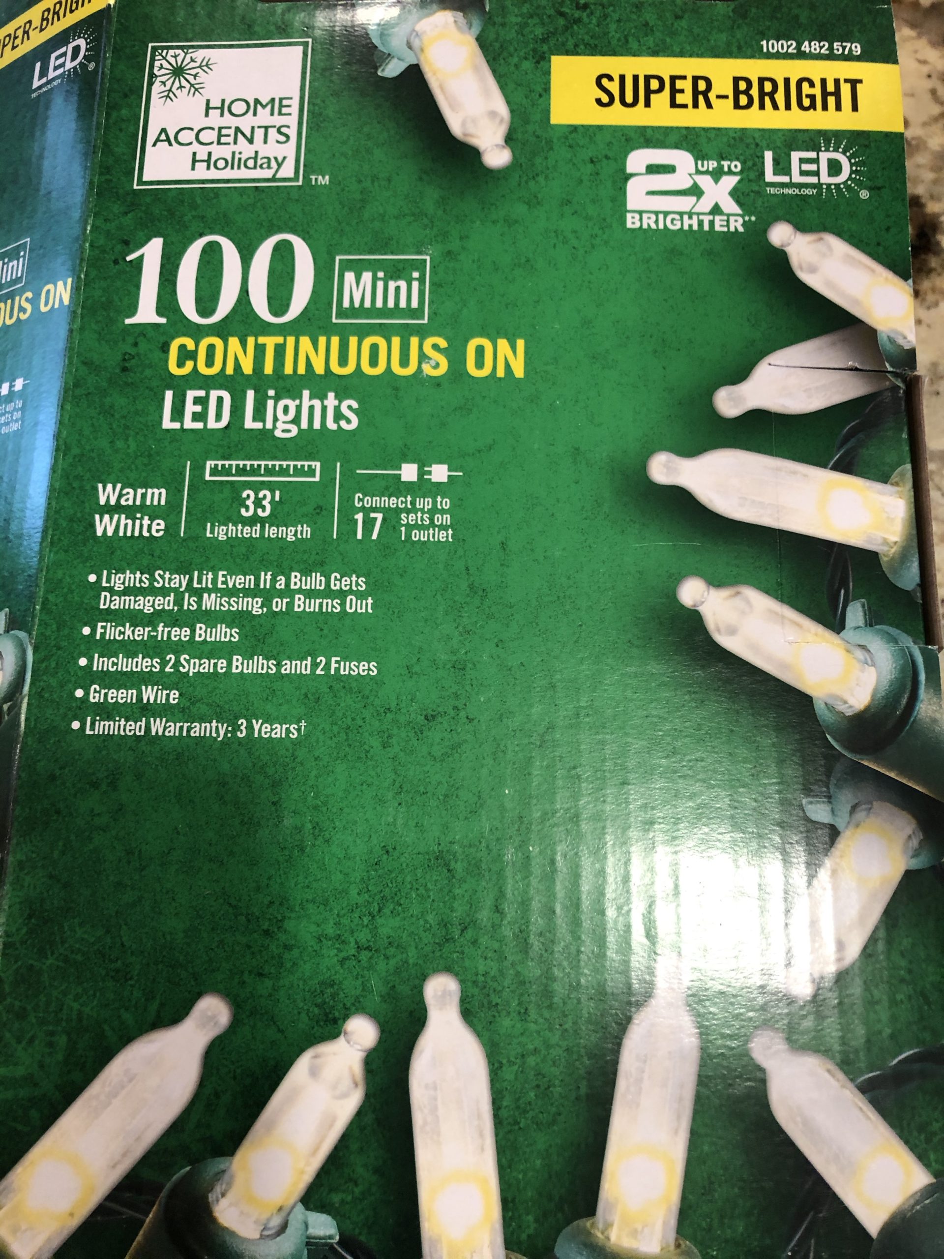 How to Hanging Outdoor Christmas Lights in Two Steps!