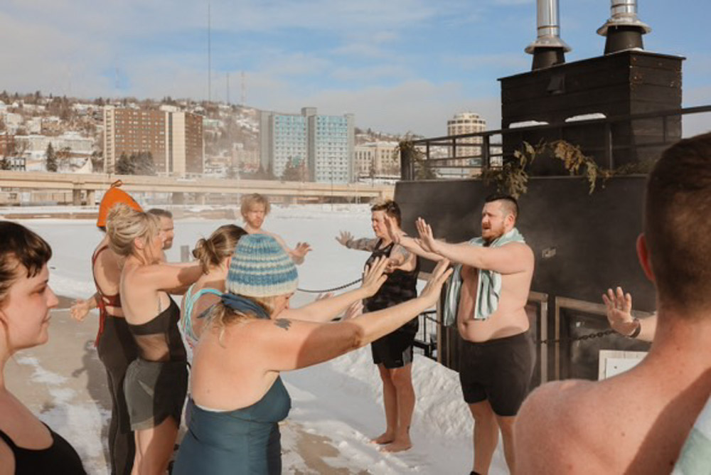 guided sauna outside in -5 degree photo by cedar and stone