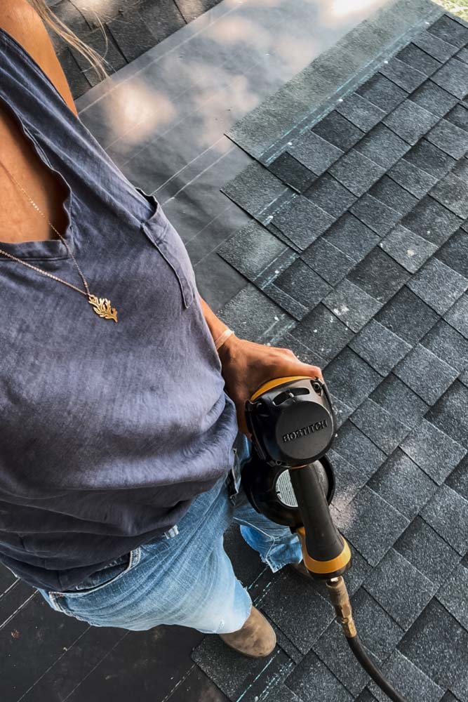 Roofing a building