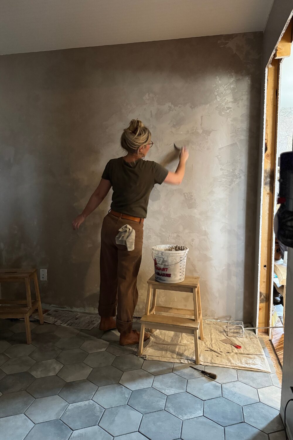 Roman Clay Wall Application